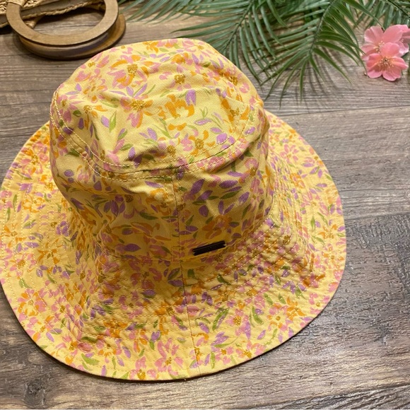 Billabong 💛 Time To Shine Ditsy Floral Wide Bucket Hat - Picture 5 of 10